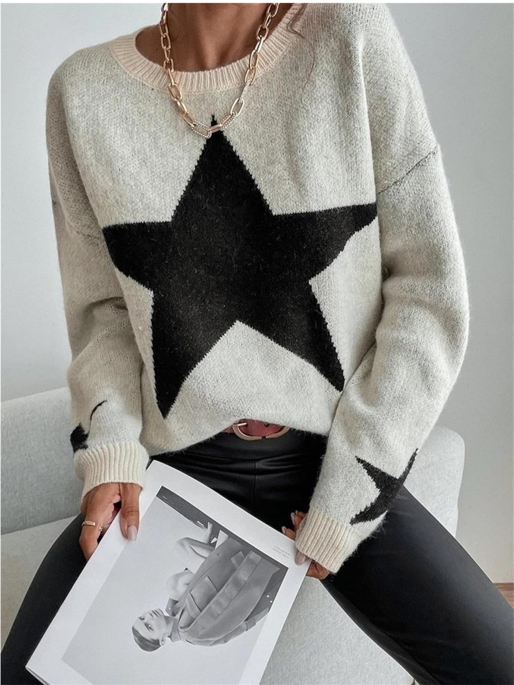 NWT 🖤 Boutique Ivory Crewneck Sweater with Black Star Graphic